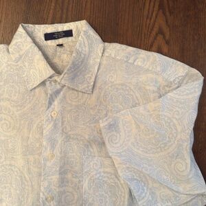 Alan Flusser blue and White paisley print Linen Short Sleeveshirt. Size Large